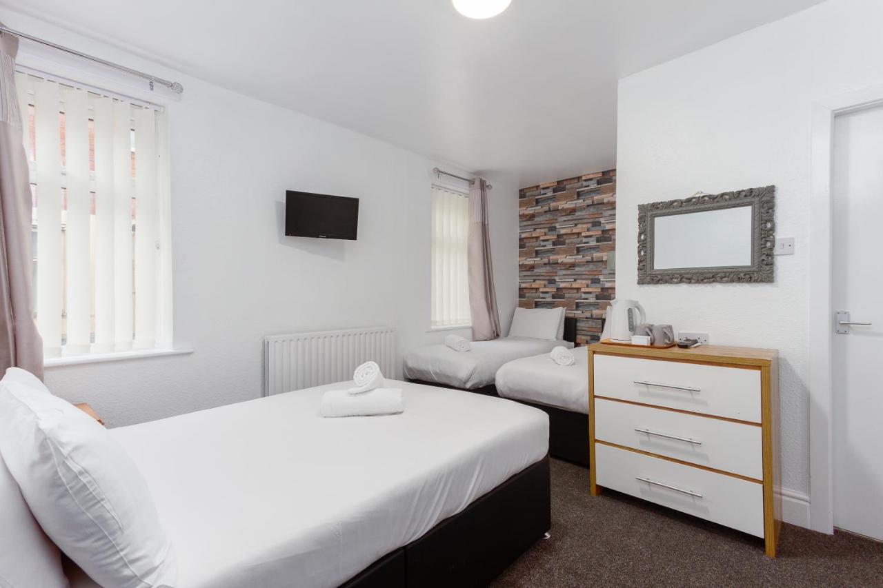 The Sandringham Court Hotel & Apartment Welcoming Large And Small Groups For 15 Years Блекпул Екстериор снимка