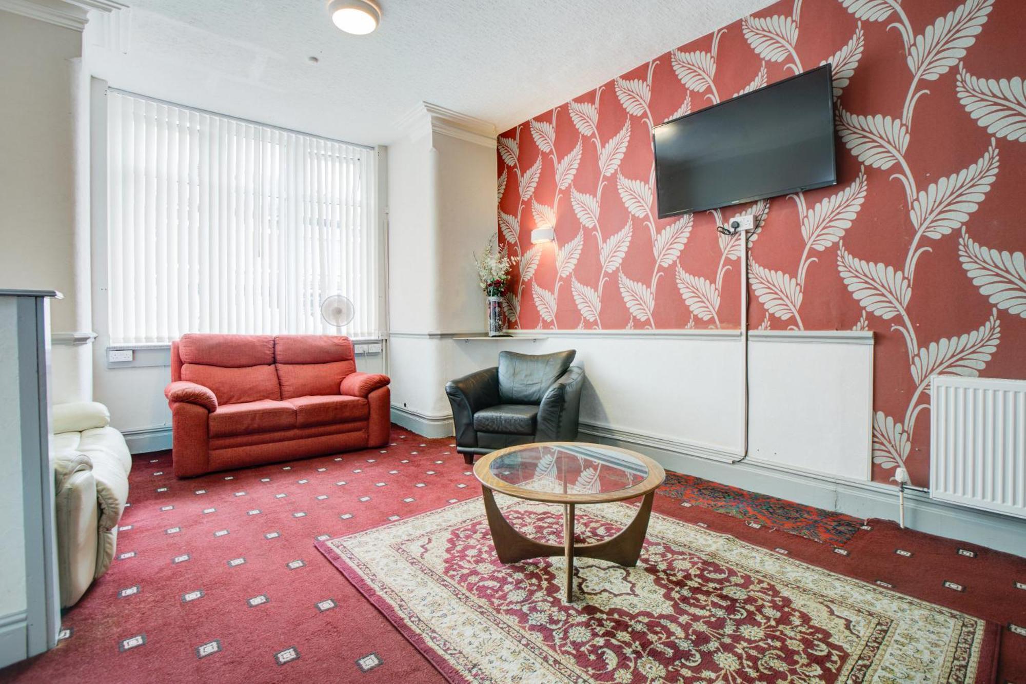 The Sandringham Court Hotel & Apartment Welcoming Large And Small Groups For 15 Years Блекпул Екстериор снимка