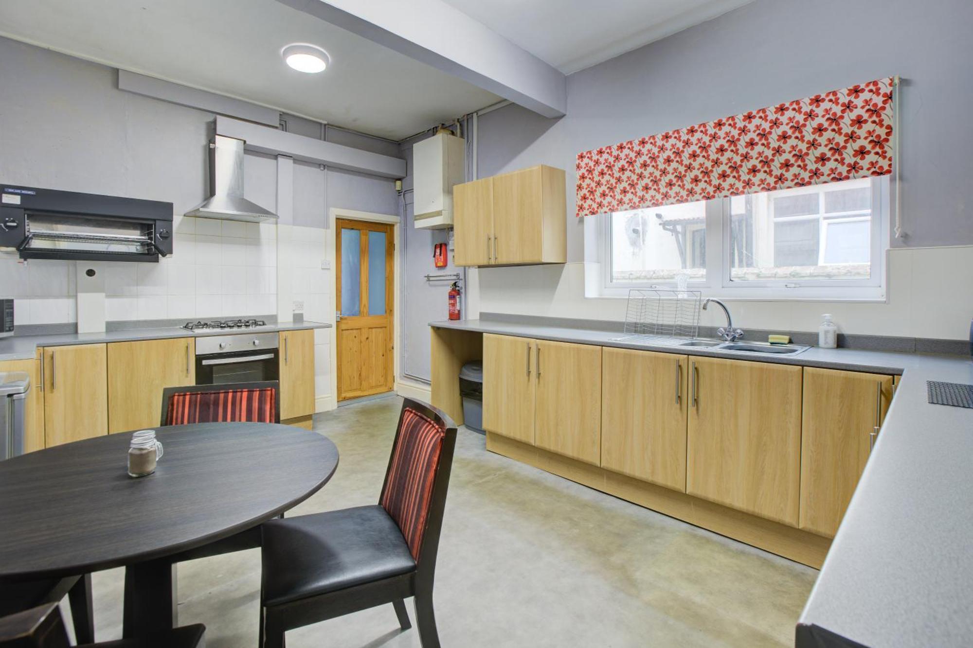 The Sandringham Court Hotel & Apartment Welcoming Large And Small Groups For 15 Years Блекпул Екстериор снимка
