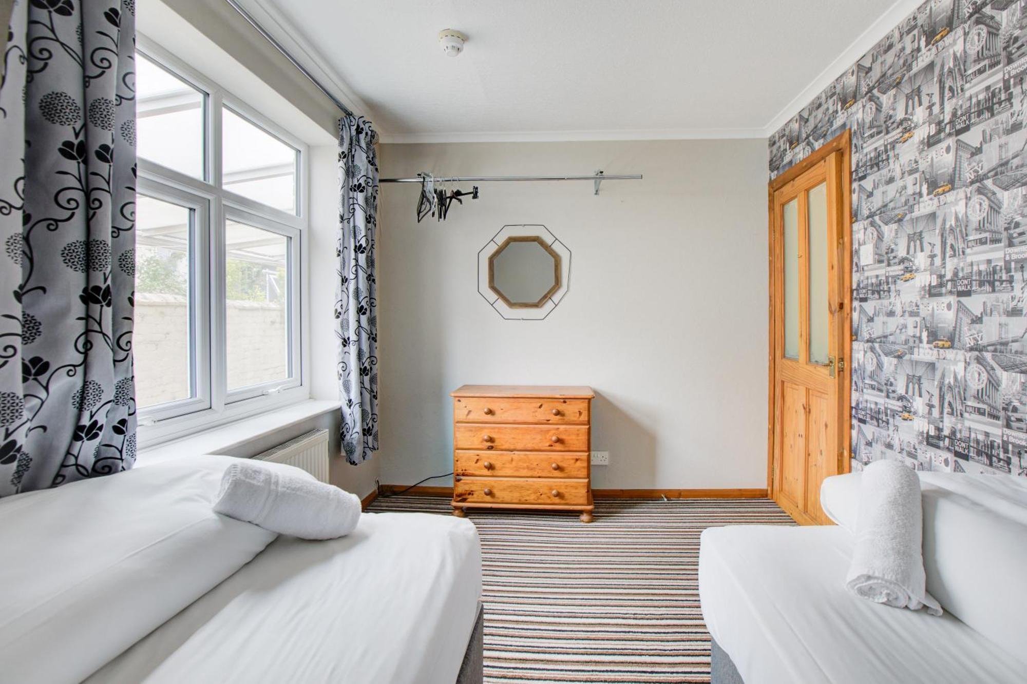 The Sandringham Court Hotel & Apartment Welcoming Large And Small Groups For 15 Years Блекпул Екстериор снимка