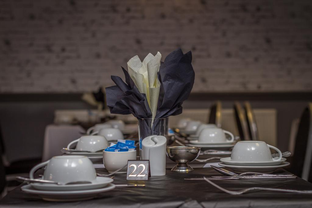 The Sandringham Court Hotel & Apartment Welcoming Large And Small Groups For 15 Years Блекпул Екстериор снимка