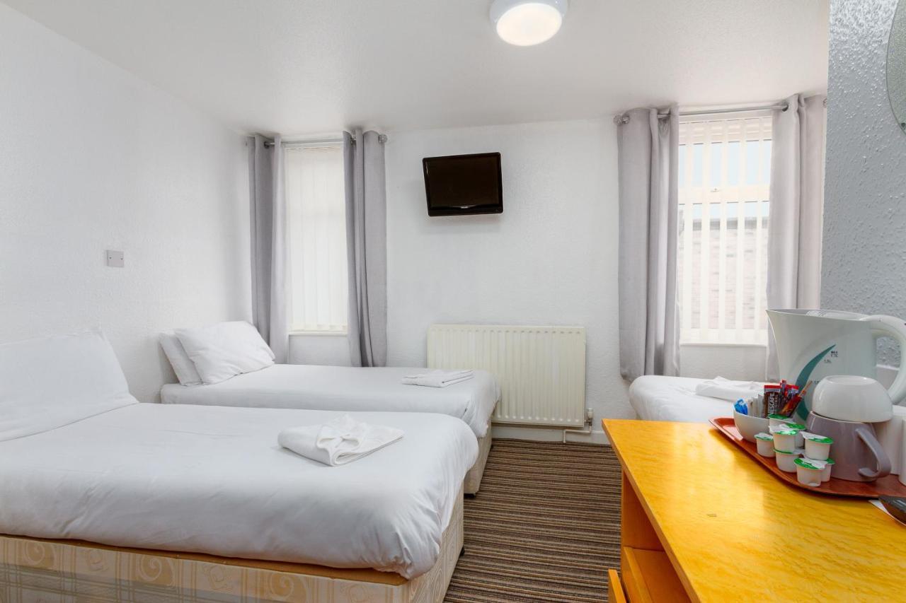 The Sandringham Court Hotel & Apartment Welcoming Large And Small Groups For 15 Years Блекпул Екстериор снимка