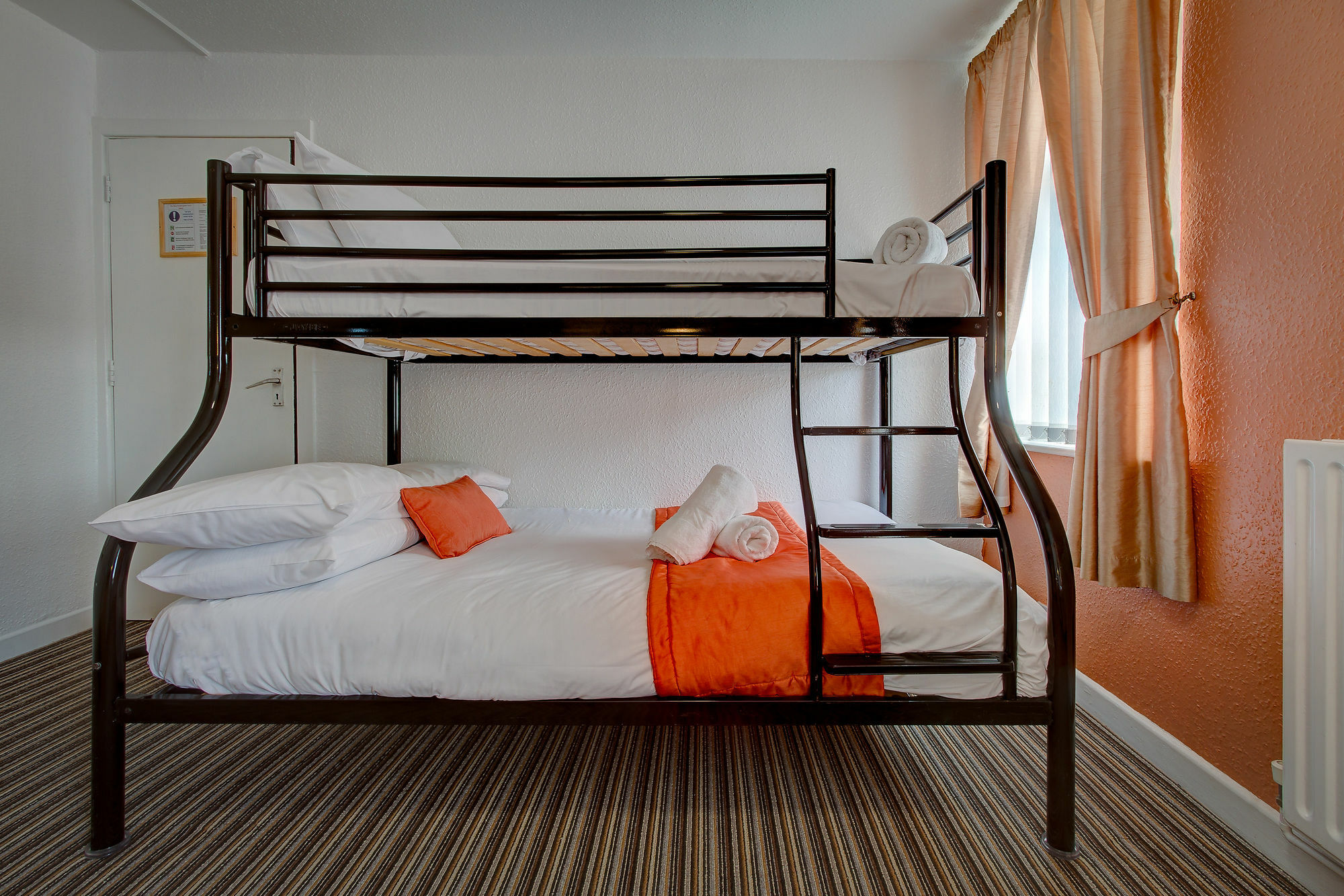 The Sandringham Court Hotel & Apartment Welcoming Large And Small Groups For 15 Years Блекпул Екстериор снимка