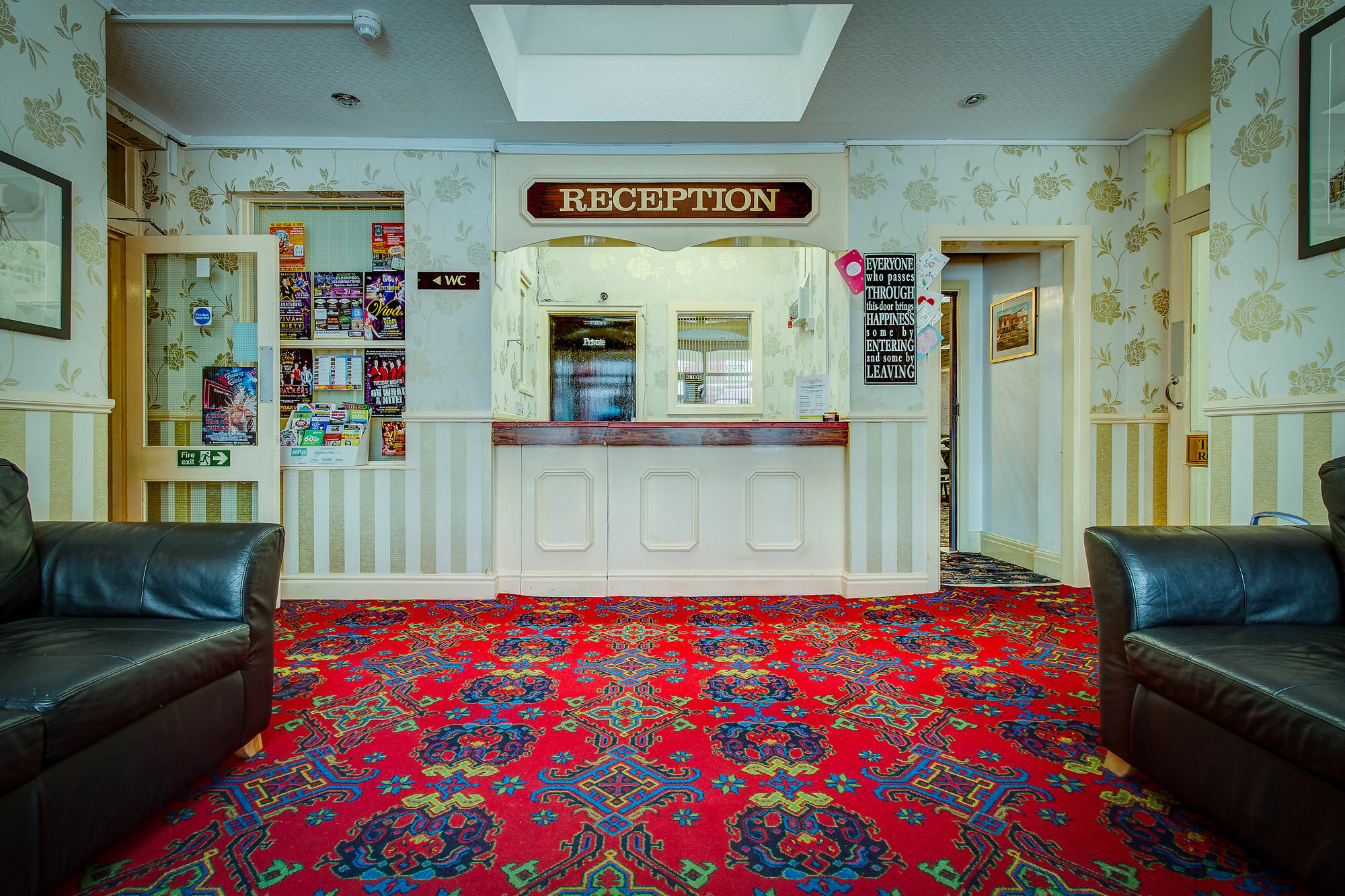 The Sandringham Court Hotel & Apartment Welcoming Large And Small Groups For 15 Years Блекпул Екстериор снимка